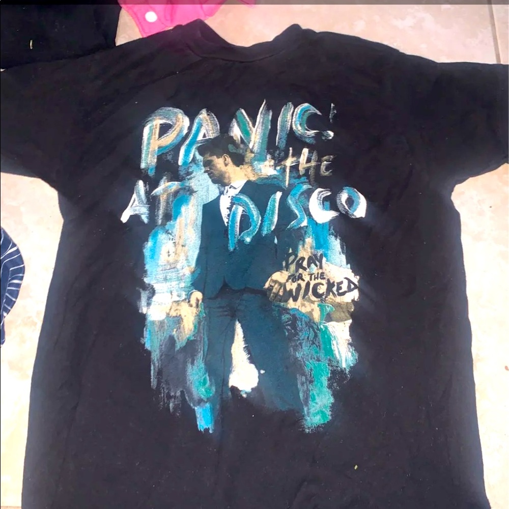 Black panic at the disco, pray for the wicked, hot topic band T-shirt